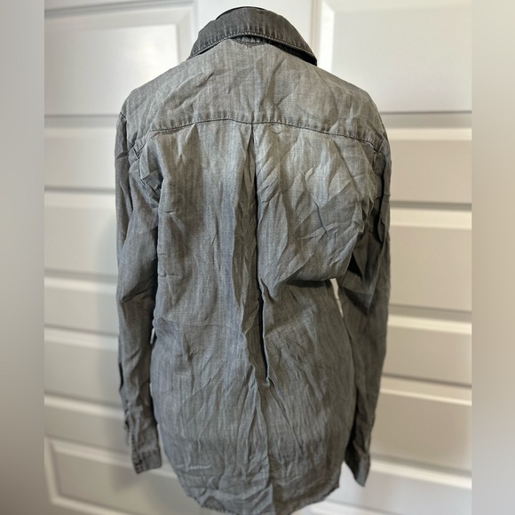 Bella Dahl Gray Chambray Pull Over Blouse - Picture 5 of 6